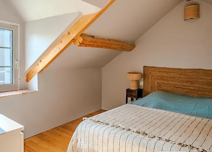 Hébergement de vacances Grande Maison De Charme- 14 Pers- 1h Paris *