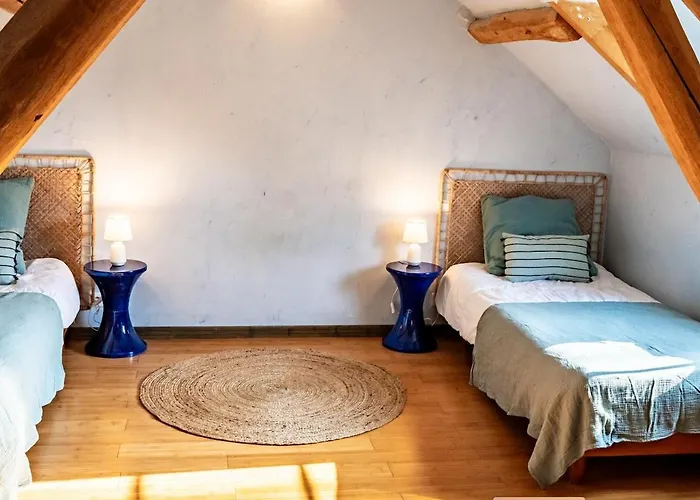Grande Maison De Charme- 14 Pers- 1h Paris Hébergement de vacances Gressey