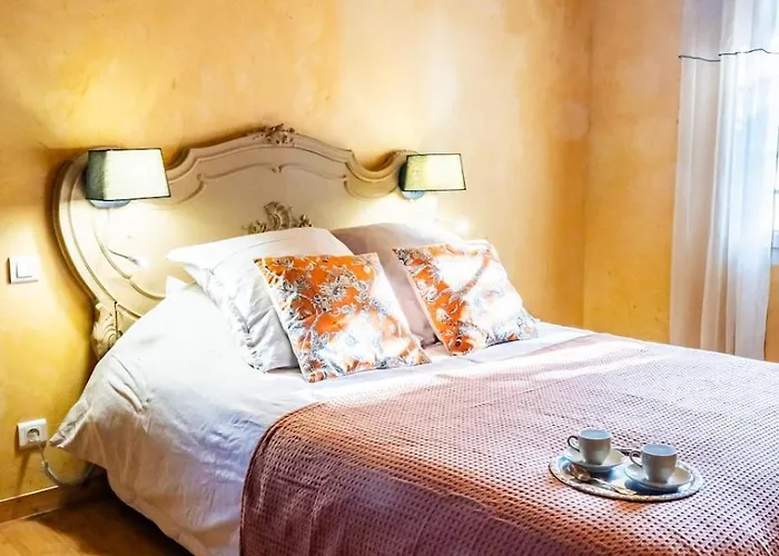 Hébergement de vacances Grande Maison De Charme- 14 Pers- 1h Paris *
